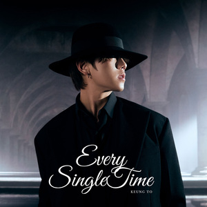 撕开女警胸罩胸奶头玩大胸
